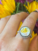 Load image into Gallery viewer, Glacier Lily Enamel Ring ⧫ Size 8
