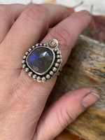 Load image into Gallery viewer, Labradorite Stone Wall Rings
